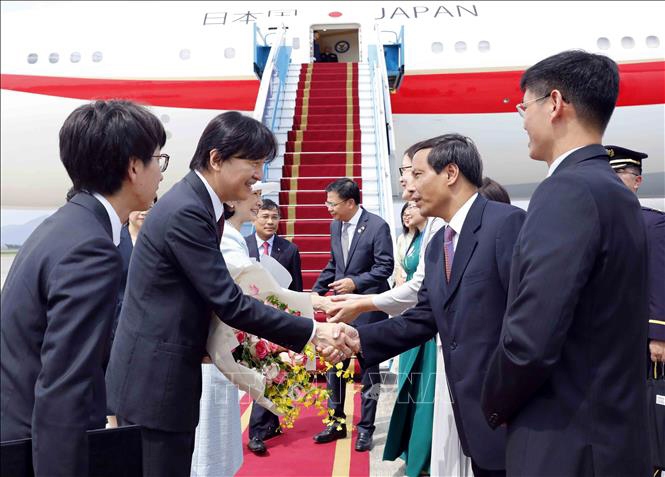 Japanese Crown Prince, Crown Princess begin six-day Vietnam visit